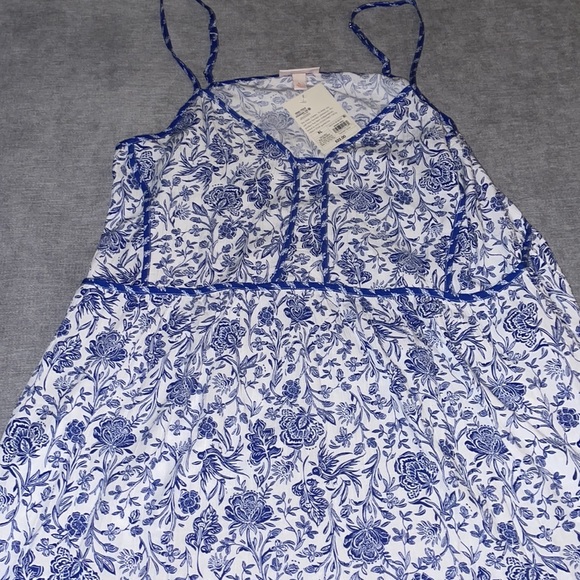 Knox Rose Blue Floral Flowy Tank Top - Picture 5 of 6